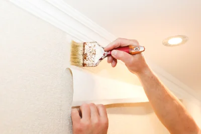 Pose de papier peint à Lanespède — revêtements muraux et toiles de verre